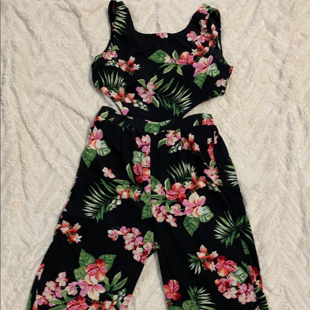 SUMMER 🌴 Ambiance Floral Jumpsuit - Picture 5 of 5